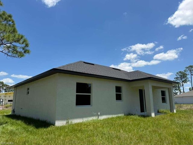 908 Winters ST E, Lehigh Acres, FL 33974
