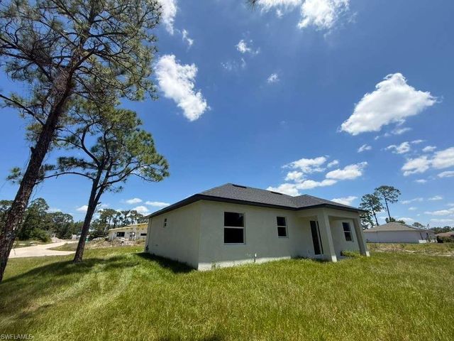 908 Winters ST E, Lehigh Acres, FL 33974