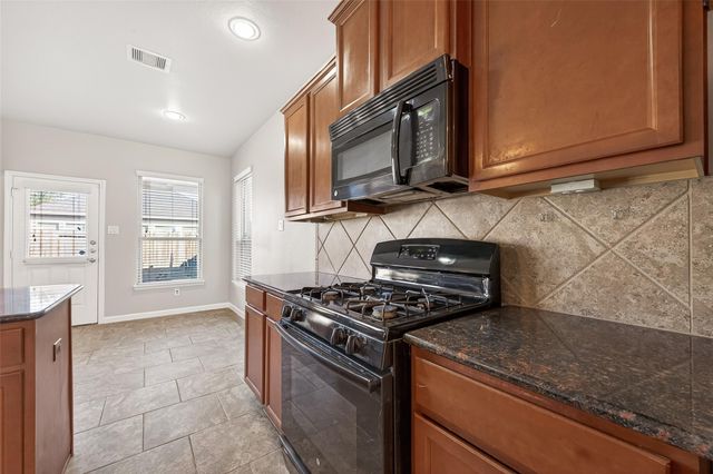 3111 Cambridge Falls Drive, Fresno, TX 77545