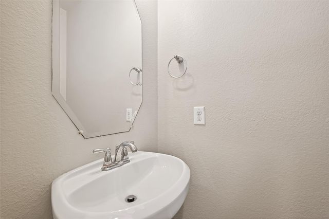 3111 Cambridge Falls Drive, Fresno, TX 77545