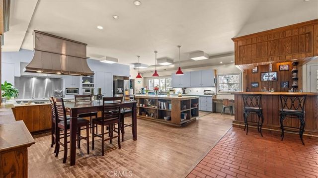 5998 Pine Avenue, Angelus Oaks, CA 92305