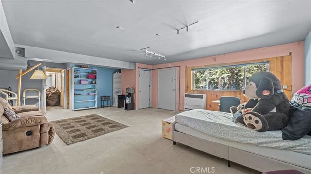 5998 Pine Avenue, Angelus Oaks, CA 92305