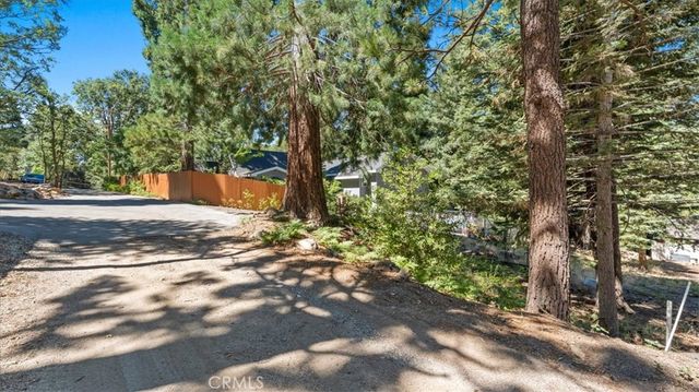 5998 Pine Avenue, Angelus Oaks, CA 92305