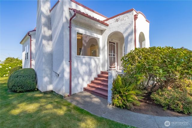 617 Burnett Avenue S, Renton, WA 98057