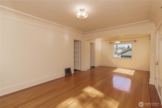 617 Burnett Avenue S, Renton, WA 98057