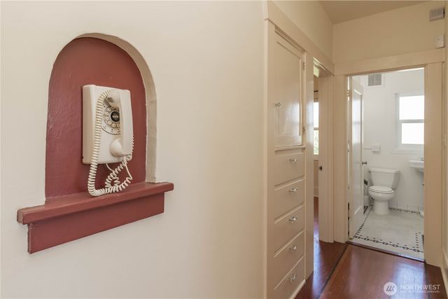 617 Burnett Avenue S, Renton, WA 98057