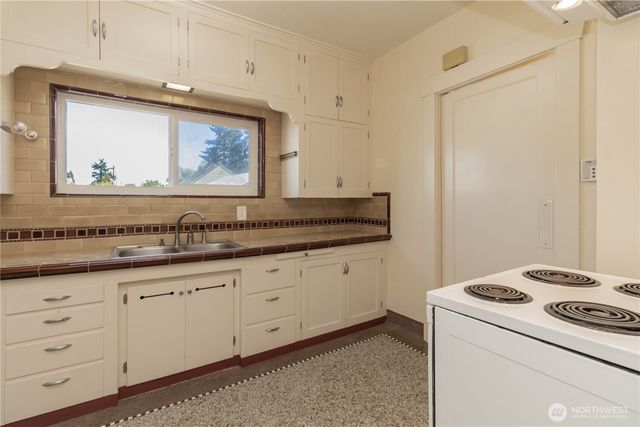 617 Burnett Avenue S, Renton, WA 98057