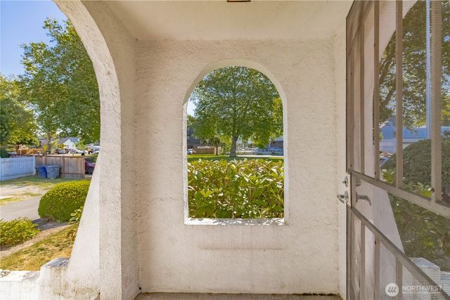 617 Burnett Avenue S, Renton, WA 98057