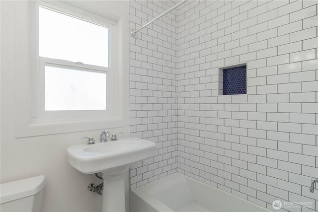 617 Burnett Avenue S, Renton, WA 98057