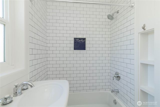 617 Burnett Avenue S, Renton, WA 98057
