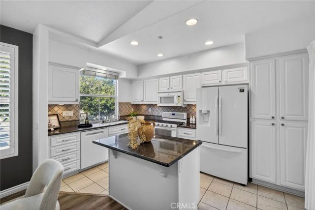2212 Crescent Oak, Irvine, CA 92618