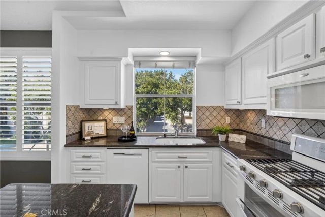 2212 Crescent Oak, Irvine, CA 92618