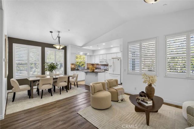 2212 Crescent Oak, Irvine, CA 92618