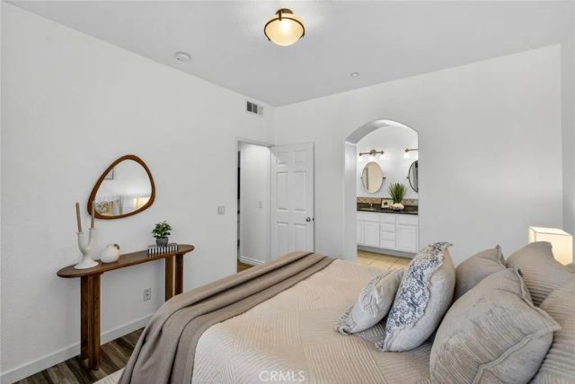 2212 Crescent Oak, Irvine, CA 92618