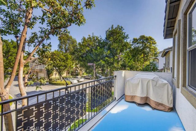 2212 Crescent Oak, Irvine, CA 92618