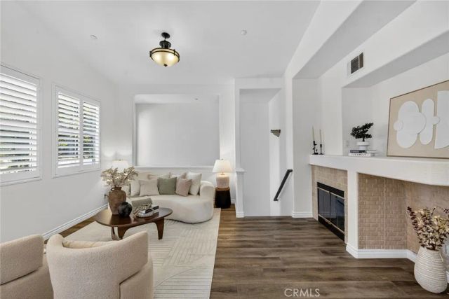 2212 Crescent Oak, Irvine, CA 92618