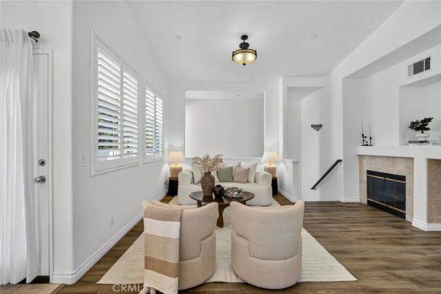 2212 Crescent Oak, Irvine, CA 92618