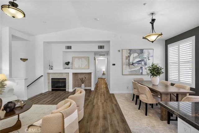 2212 Crescent Oak, Irvine, CA 92618