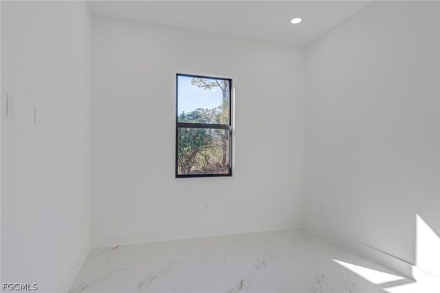 1827 Tomaso AVE, Lehigh Acres, FL 33972