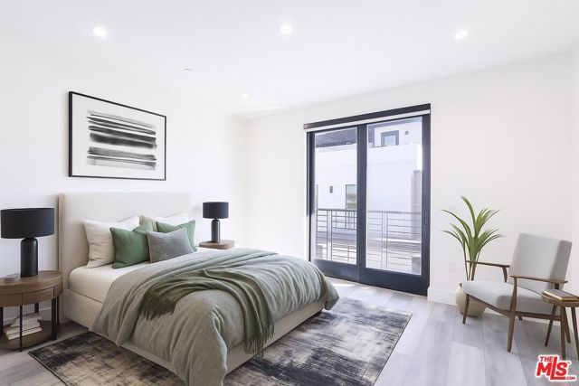 11800 Courtleigh Drive 404, Los Angeles, CA 90066