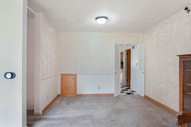 711 Cornwall Avenue, Waterloo, IA 50702