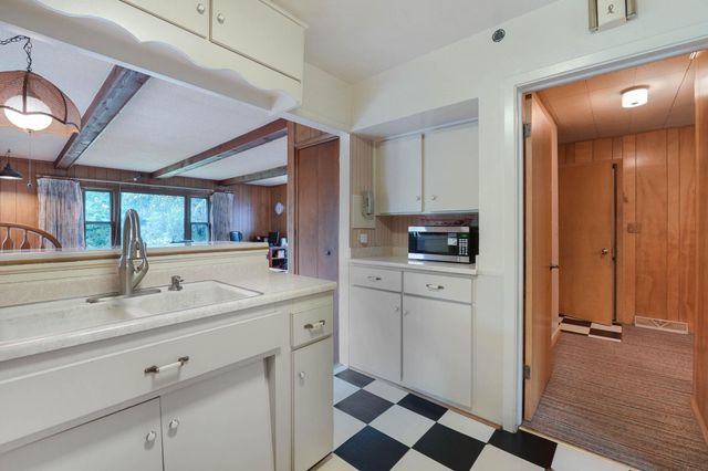 711 Cornwall Avenue, Waterloo, IA 50702