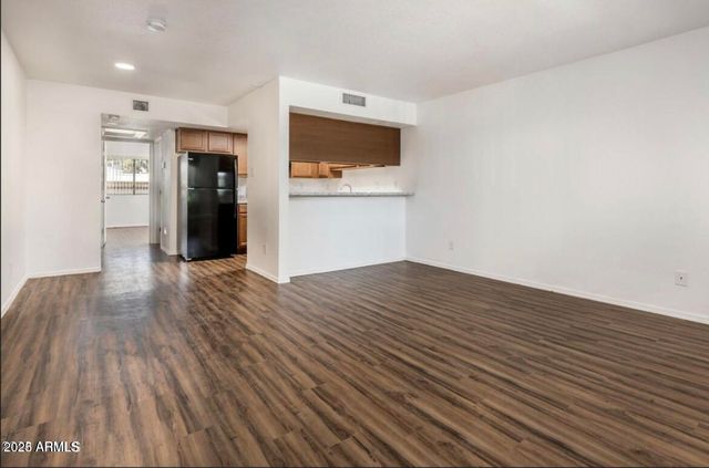 3810 N MARYVALE Parkway 1058, Phoenix, AZ 85031