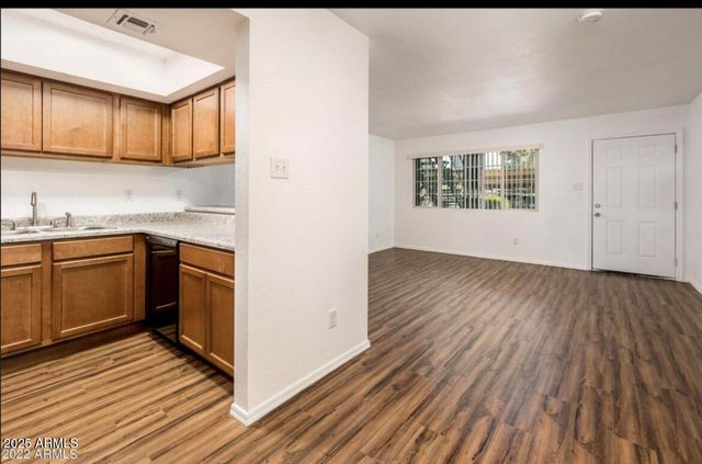 3810 N MARYVALE Parkway 1058, Phoenix, AZ 85031