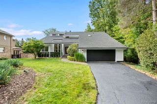 4540 Rolling Pine Court, West Bloomfield, MI 48323