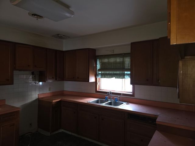 2219 Market Street, Blue Island, IL 60406