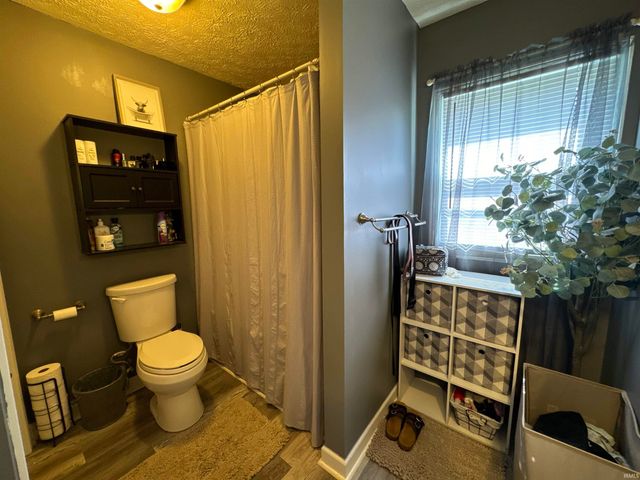 212 W Grissom Avenue, Mitchell, IN 47446