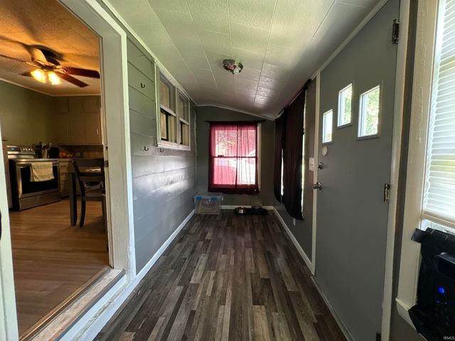 212 W Grissom Avenue, Mitchell, IN 47446