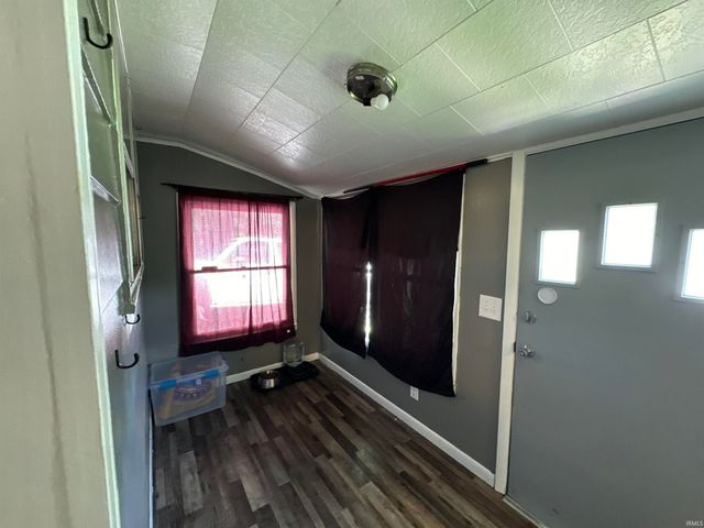 212 W Grissom Avenue, Mitchell, IN 47446