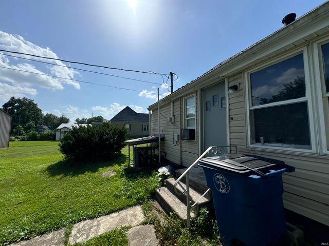 212 W Grissom Avenue, Mitchell, IN 47446