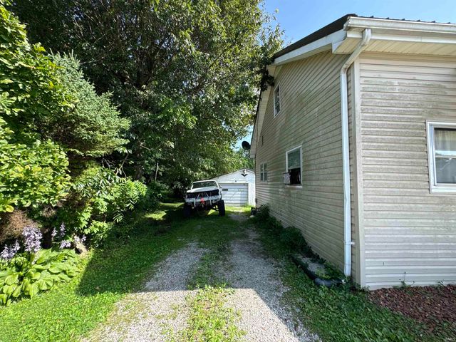 212 W Grissom Avenue, Mitchell, IN 47446
