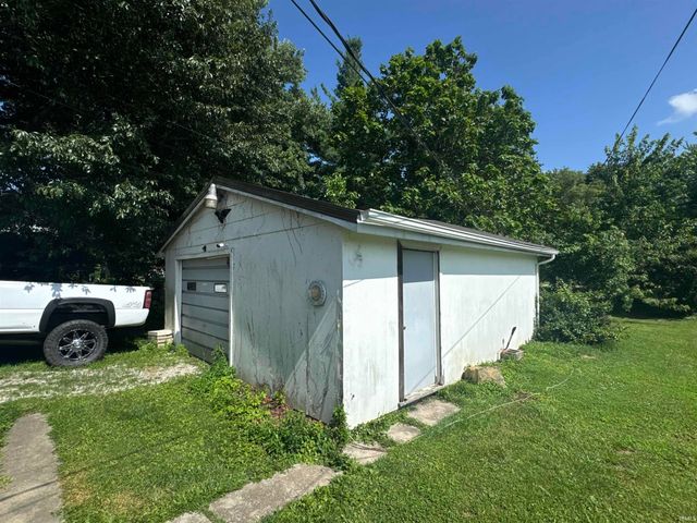 212 W Grissom Avenue, Mitchell, IN 47446