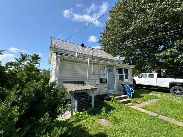 212 W Grissom Avenue, Mitchell, IN 47446