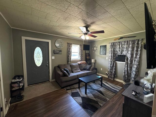212 W Grissom Avenue, Mitchell, IN 47446