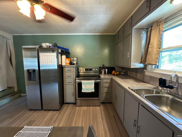212 W Grissom Avenue, Mitchell, IN 47446