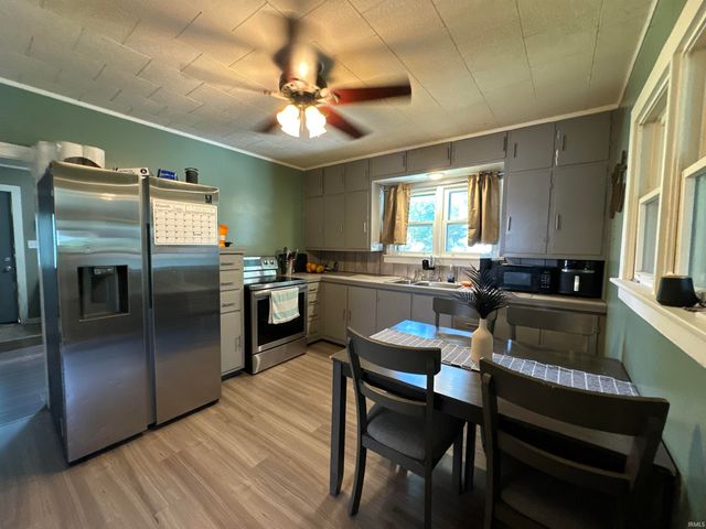 212 W Grissom Avenue, Mitchell, IN 47446