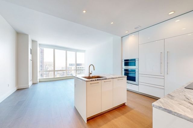 240 Devonshire Street 4211, Boston, MA 02110