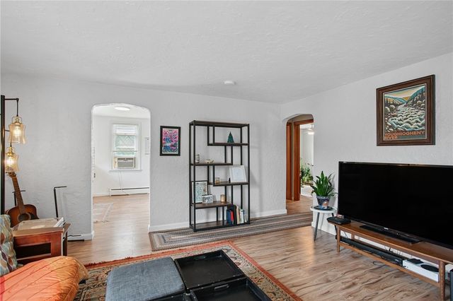 6601 Library Rd, South Park, PA 15129