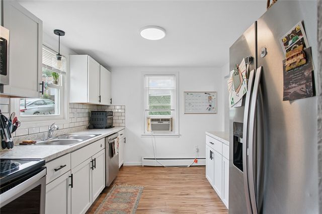 6601 Library Rd, South Park, PA 15129