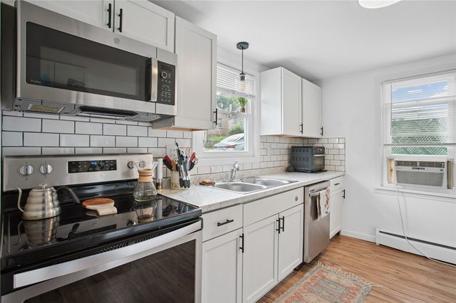 6601 Library Rd, South Park, PA 15129