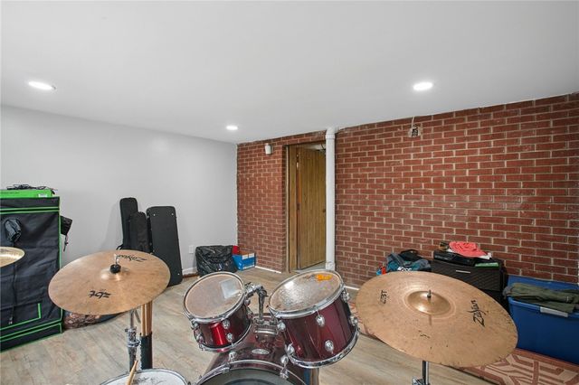 6601 Library Rd, South Park, PA 15129