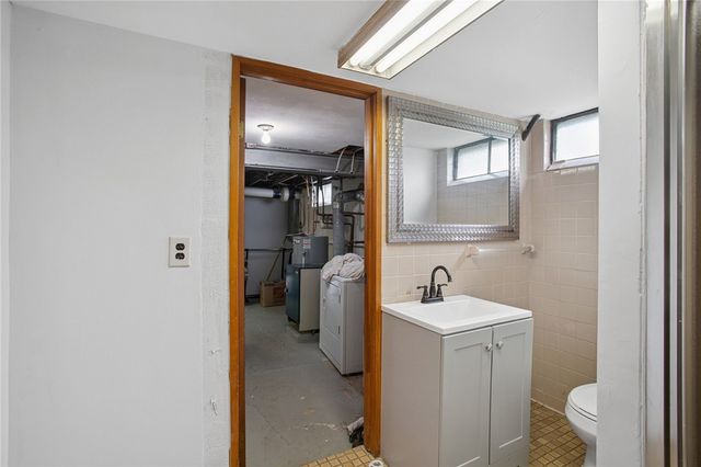 6601 Library Rd, South Park, PA 15129