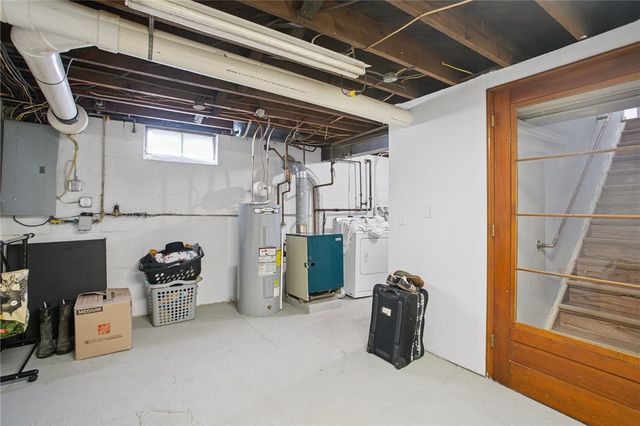 6601 Library Rd, South Park, PA 15129