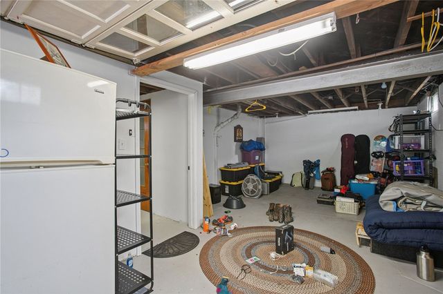 6601 Library Rd, South Park, PA 15129