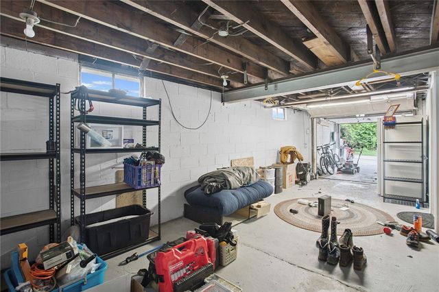 6601 Library Rd, South Park, PA 15129