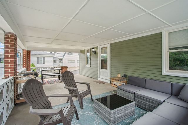 6601 Library Rd, South Park, PA 15129